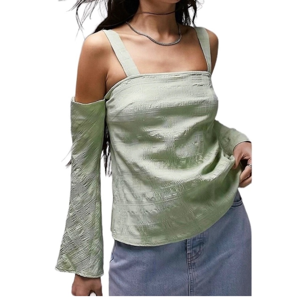 Topshop Textured Cold Shoulder Top size 6 in good condition